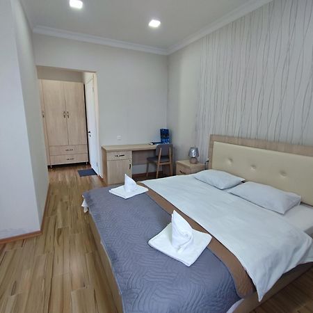 Hotel Botanica Tsjakvi Eksteriør bilde