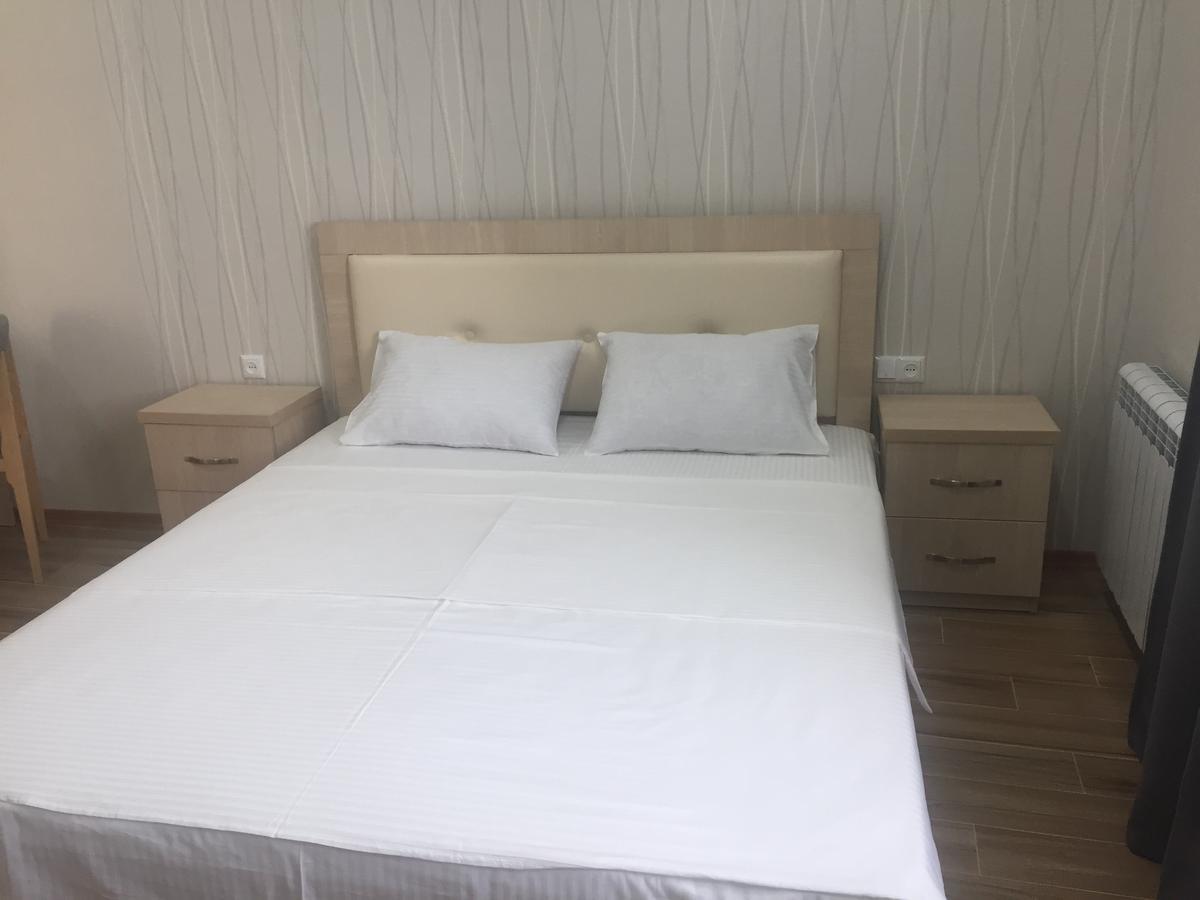 Hotel Botanica Tsjakvi Eksteriør bilde