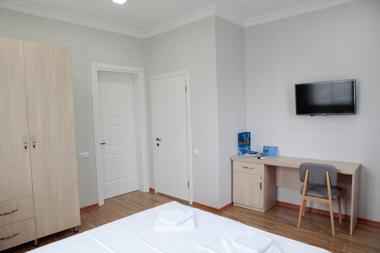 Hotel Botanica Tsjakvi Eksteriør bilde
